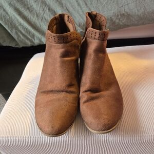 Arizona brown suede boots